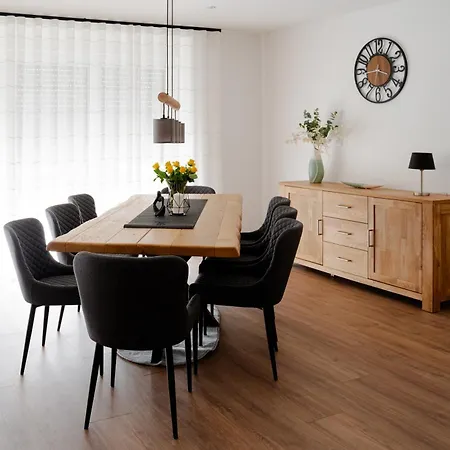 - Egge Holiday home *